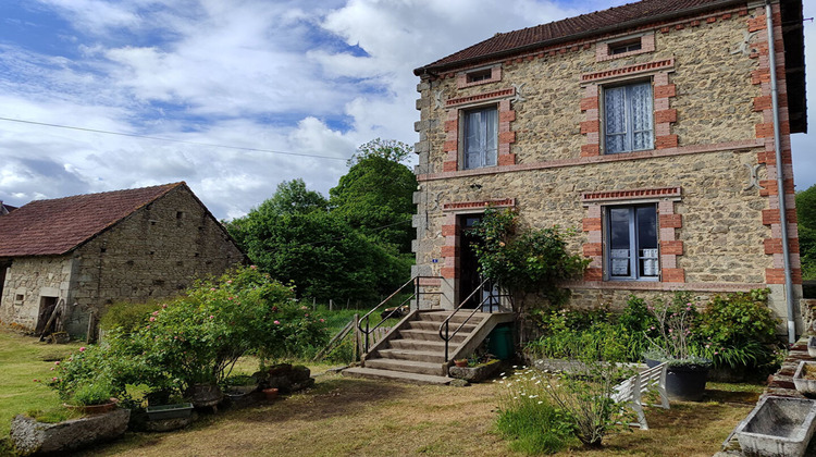 Ma-Cabane - Vente Maison SAINT-MEDARD-LA-ROCHETTE, 82 m²