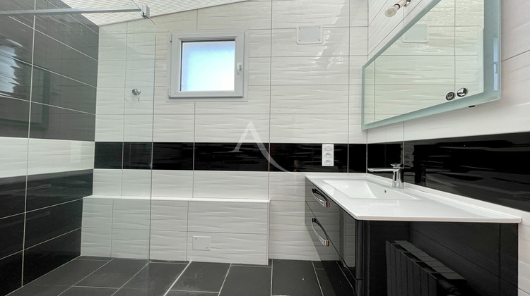 Ma-Cabane - Vente Maison SAINT-MICHEL-EN-L'HERM, 204 m²