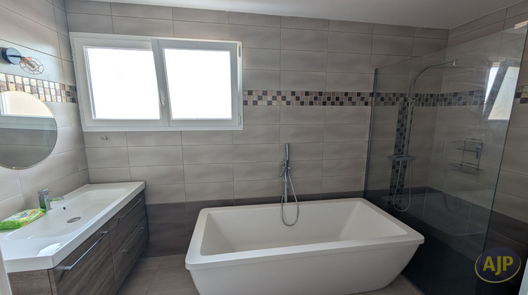 Ma-Cabane - Vente Maison SAINT-MICHEL-EN-L'HERM, 117 m²