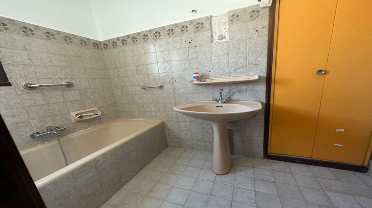 Ma-Cabane - Vente Maison SAINT-MITRE-LES-REMPARTS, 182 m²