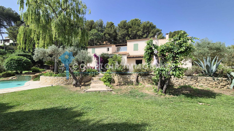 Ma-Cabane - Vente Maison Saint-Mitre-les-Remparts, 222 m²