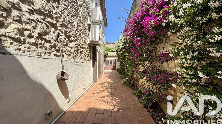 Ma-Cabane - Vente Maison Saint-Mitre-les-Remparts, 211 m²