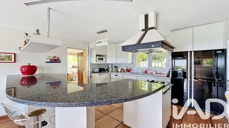 Ma-Cabane - Vente Maison Saint-Mitre-les-Remparts, 151 m²