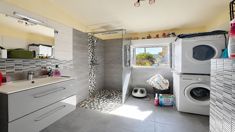 Ma-Cabane - Vente Maison SAINT-MITRE-LES-REMPARTS, 107 m²
