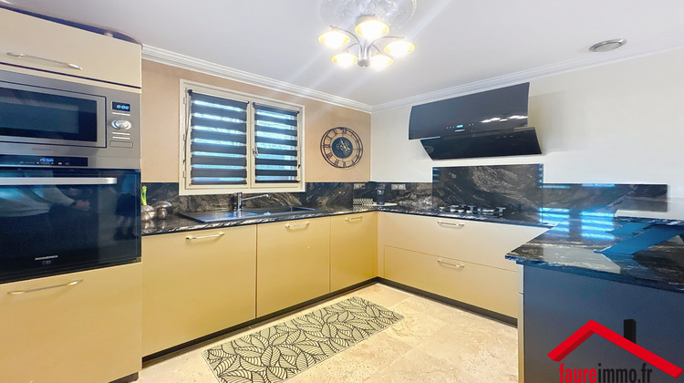 Ma-Cabane - Vente Maison Saint-Pantaléon-de-Larche, 175 m²