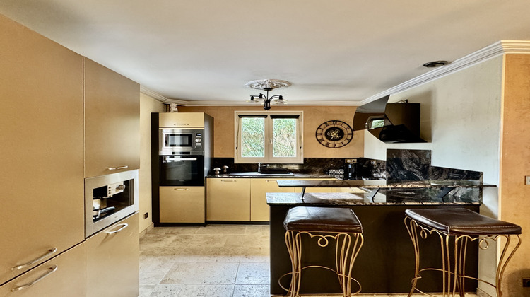 Ma-Cabane - Vente Maison Saint-Pantaléon-de-Larche, 175 m²