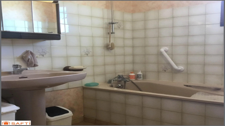Ma-Cabane - Vente Maison Saint-Philippe-d'Aiguille, 99 m²