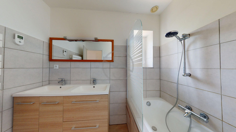 Ma-Cabane - Vente Maison SAINT-PIERRE-DE-BRESSIEUX, 110 m²