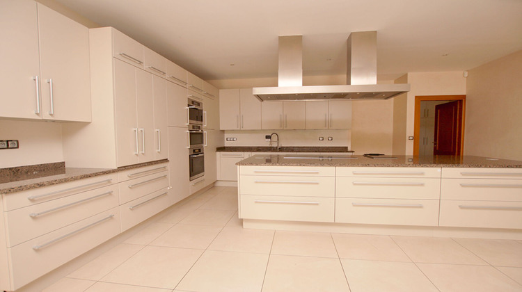 Ma-Cabane - Vente Maison SAINT-PIERRE-DE-CHANDIEU, 343 m²