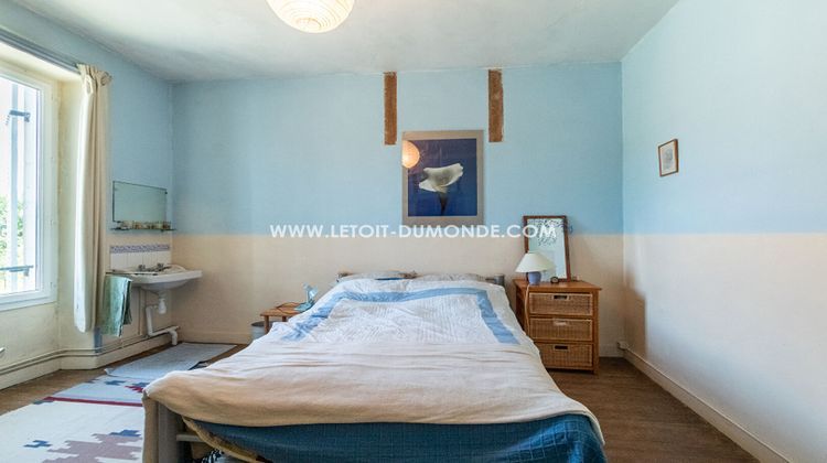 Ma-Cabane - Vente Maison SAINT-PIERRE-DE-CHIGNAC, 299 m²