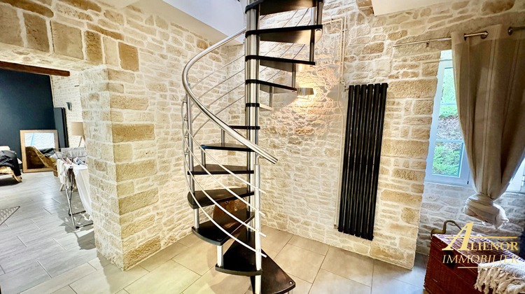 Ma-Cabane - Vente Maison SAINT-PIERRE-DE-CHIGNAC, 138 m²