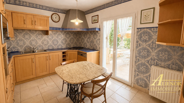 Ma-Cabane - Vente Maison SAINT-PIERRE-DE-CHIGNAC, 165 m²