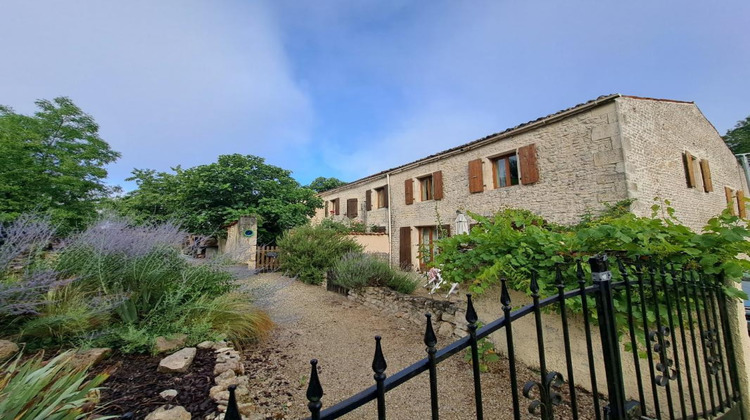 Ma-Cabane - Vente Maison SAINT PIERRE DE JUILLERS, 400 m²