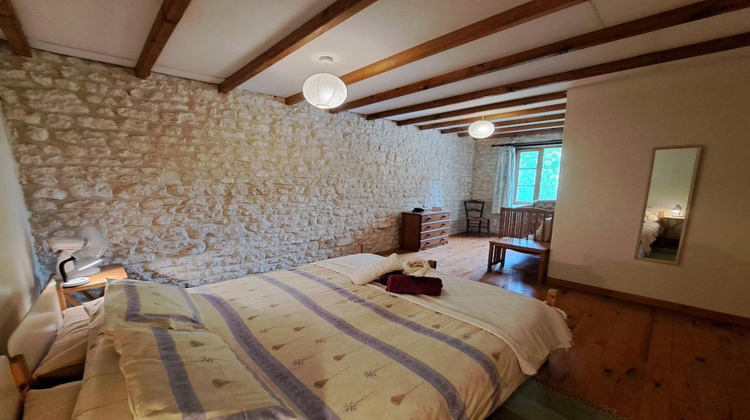 Ma-Cabane - Vente Maison SAINT PIERRE DE JUILLERS, 500 m²