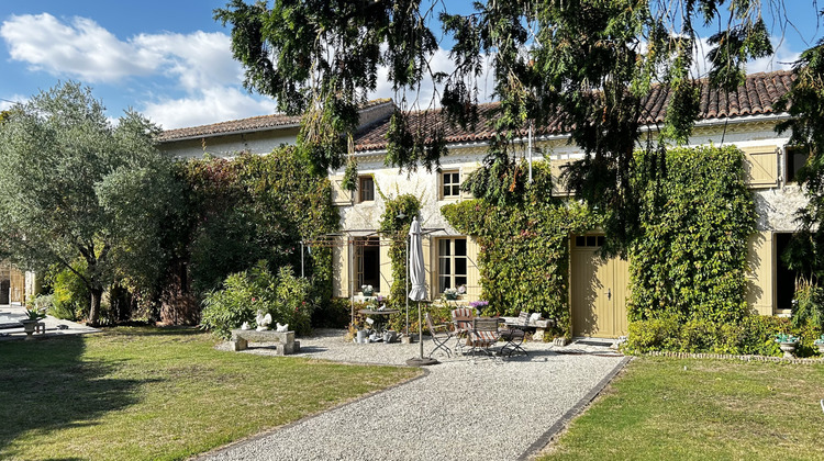 Ma-Cabane - Vente Maison Saint-Pierre-de-Juillers, 215 m²