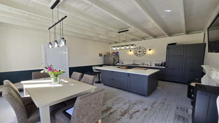 Ma-Cabane - Vente Maison SAINT PIERRE DE JUILLERS, 230 m²