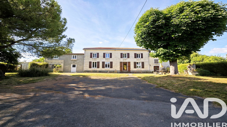 Ma-Cabane - Vente Maison Saint-Pierre-de-Juillers, 225 m²
