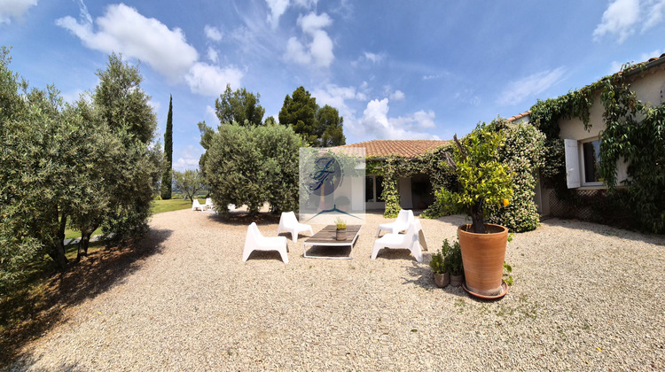 Ma-Cabane - Vente Maison Saint-Pierre-de-Vassols, 200 m²