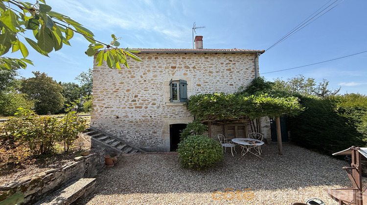 Ma-Cabane - Vente Maison SAINT-PIERRE-LES-ETIEUX, 67 m²