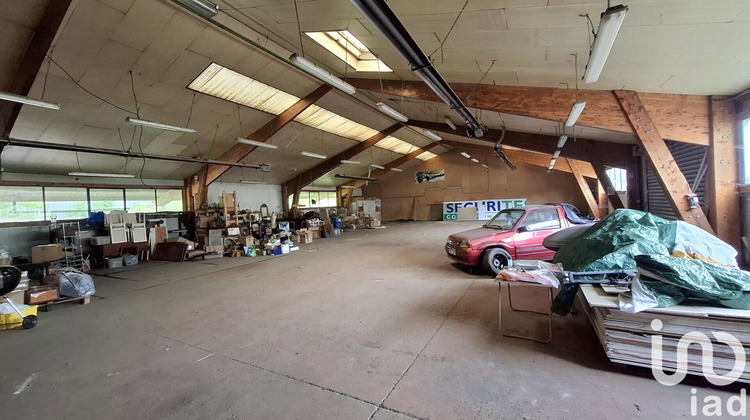 Ma-Cabane - Vente Maison Saint-Priest-de-Gimel, 800 m²