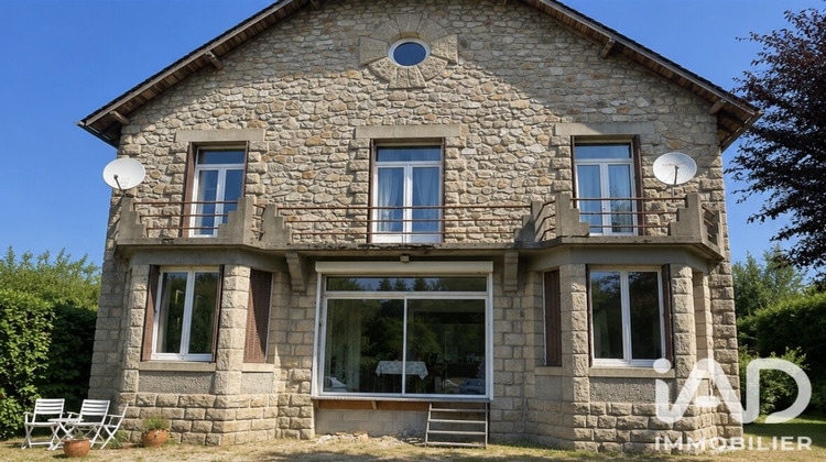 Ma-Cabane - Vente Maison Saint-Priest-de-Gimel, 190 m²