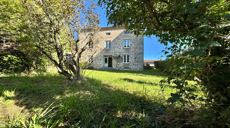 Ma-Cabane - Vente Maison SAINT PRIEST LA PRUGNE, 200 m²