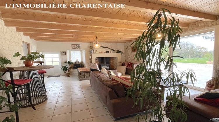 Ma-Cabane - Vente Maison Saint-Romain-de-Benet, 172 m²