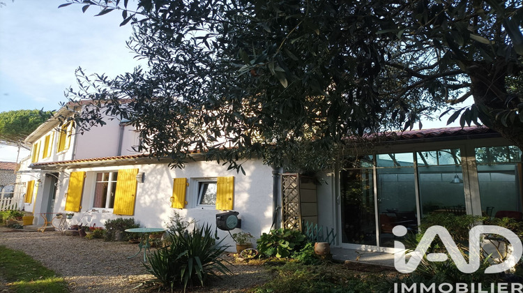 Ma-Cabane - Vente Maison Saint-Romain-de-Benet, 220 m²