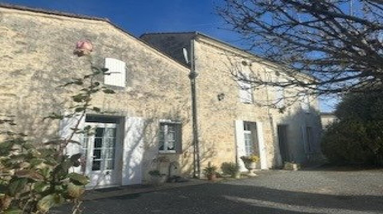 Ma-Cabane - Vente Maison Saint-Romain-la-Virvee, 188 m²