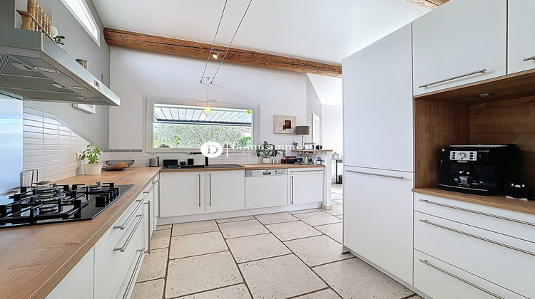 Ma-Cabane - Vente Maison Saint-Saturnin-lès-Avignon, 188 m²