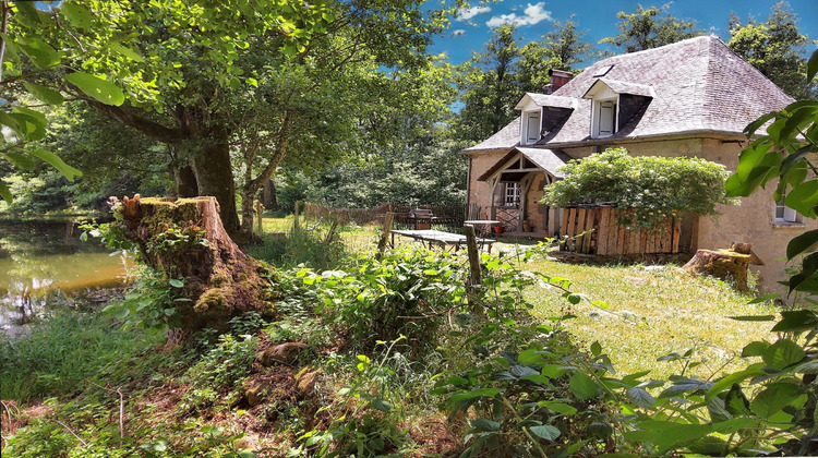 Ma-Cabane - Vente Maison Saint-Sauves-d'Auvergne, 165 m²