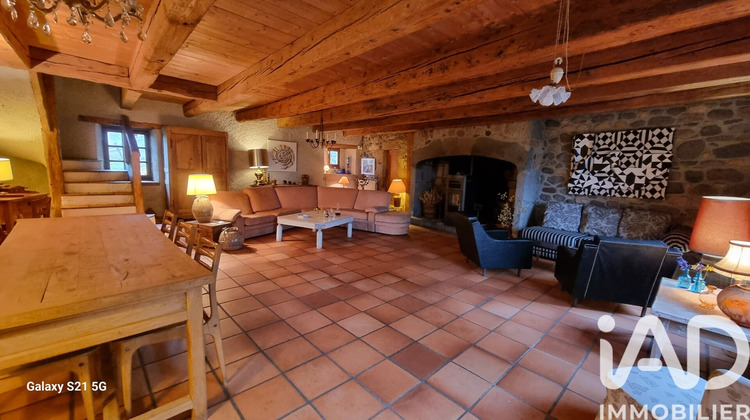 Ma-Cabane - Vente Maison Saint-Sauves-d'Auvergne, 300 m²