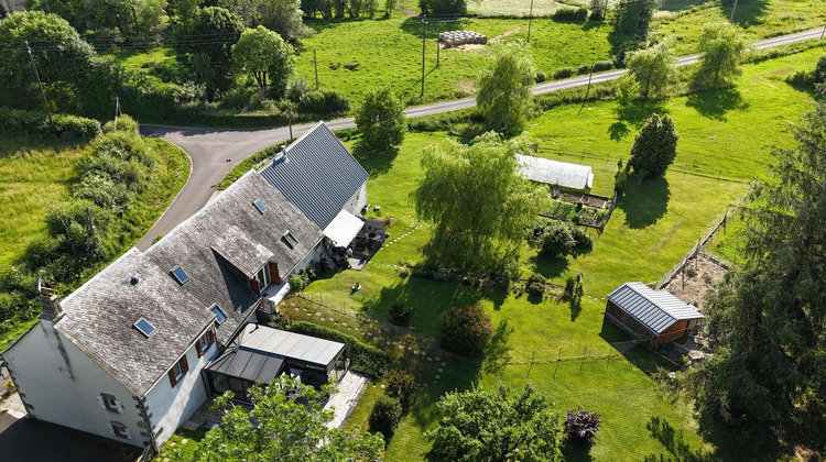Ma-Cabane - Vente Maison Saint-Sauves-d'Auvergne, 324 m²