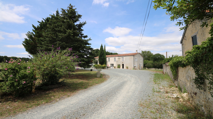 Ma-Cabane - Vente Maison Saint-Savinien, 210 m²