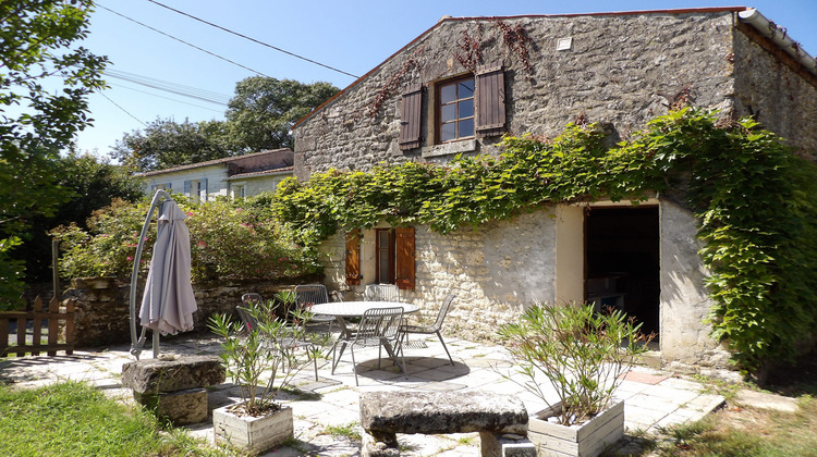 Ma-Cabane - Vente Maison Saint-Savinien, 161 m²