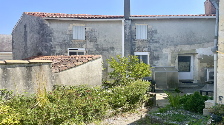 Ma-Cabane - Vente Maison Saint-Savinien, 112 m²