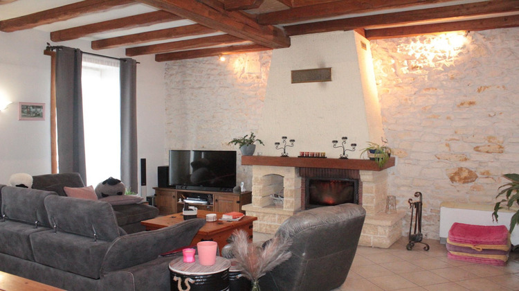 Ma-Cabane - Vente Maison Saint-Sigismond-de-Clermont, 241 m²