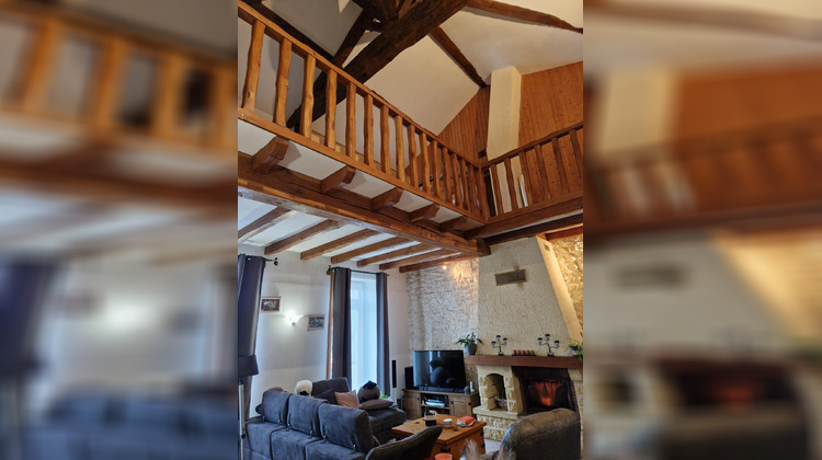 Ma-Cabane - Vente Maison Saint-Sigismond-de-Clermont, 241 m²