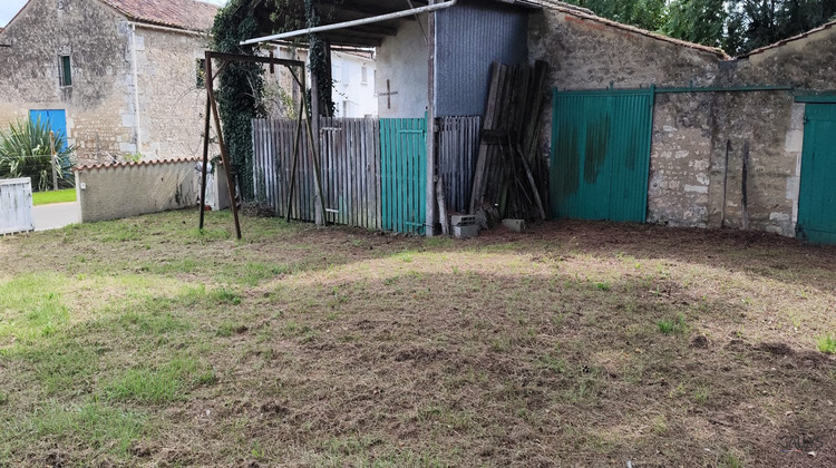 Ma-Cabane - Vente Maison Saint-Simon-de-Pellouaille, 149 m²