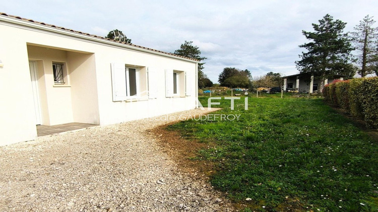 Ma-Cabane - Vente Maison Saint-Simon-de-Pellouaille, 85 m²