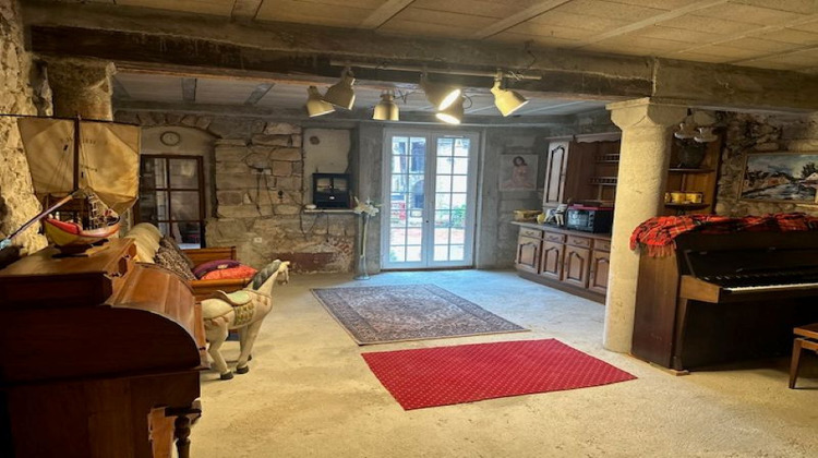 Ma-Cabane - Vente Maison SAINT SULPICE DE FAVIERES, 200 m²