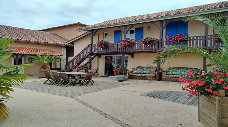 Ma-Cabane - Vente Maison SAINT-SULPICE-DE-ROUMAGNAC, 950 m²