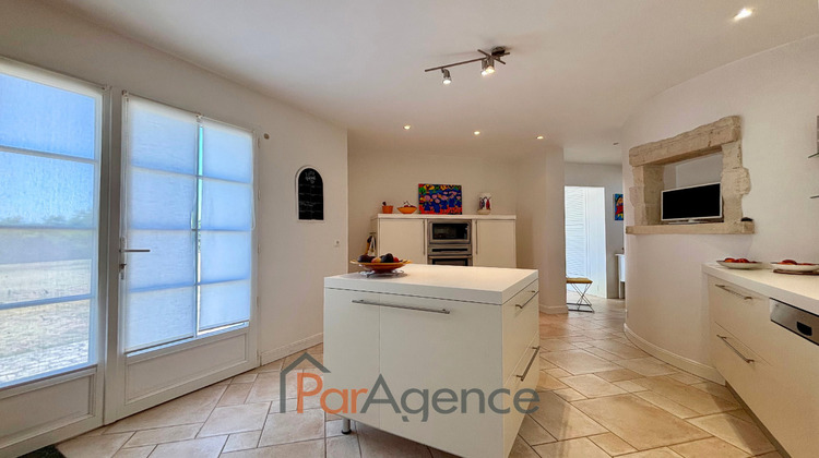 Ma-Cabane - Vente Maison Saint-Sulpice-de-Royan, 204 m²