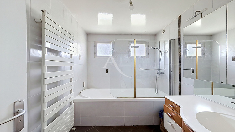 Ma-Cabane - Vente Maison SAINT-SYLVAIN-D'ANJOU, 209 m²