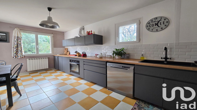 Ma-Cabane - Vente Maison Saint-Victor-la-Coste, 180 m²