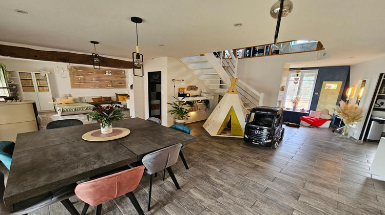 Ma-Cabane - Vente Maison Saint-Yorre, 206 m²