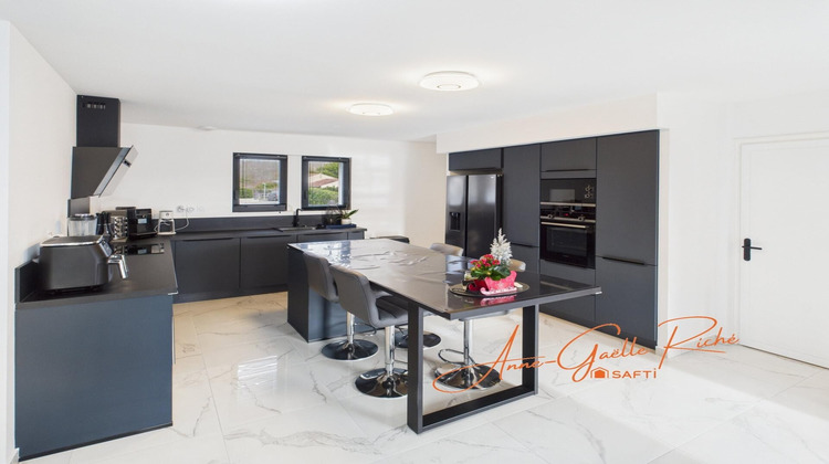 Ma-Cabane - Vente Maison Saint-Yrieix-sur-Charente, 210 m²