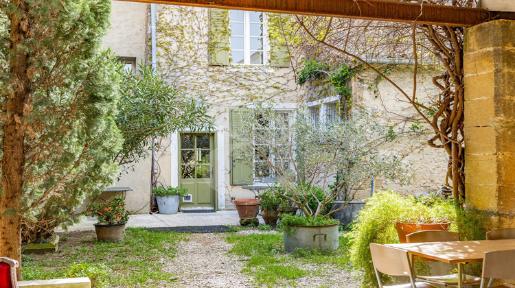 Ma-Cabane - Vente Maison Sainte-Cécile-les-Vignes, 676 m²