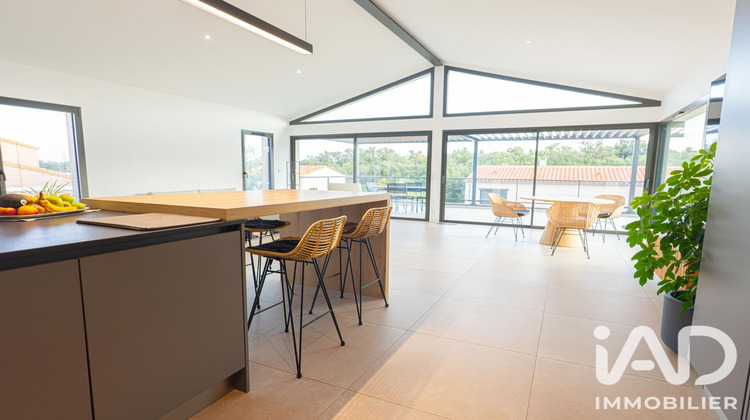 Ma-Cabane - Vente Maison Sainte-Colombe-de-la-Commanderie, 183 m²