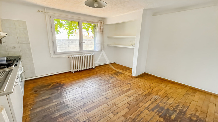 Ma-Cabane - Vente Maison SAINTE-GENEVIEVE-DES-BOIS, 61 m²